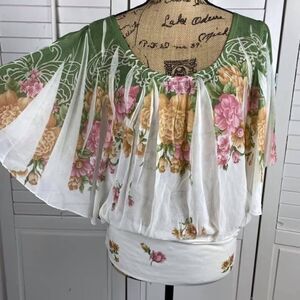 Twentyone , Beautiful Butterfly 🦋 Blouse - size M. - 3 for $20